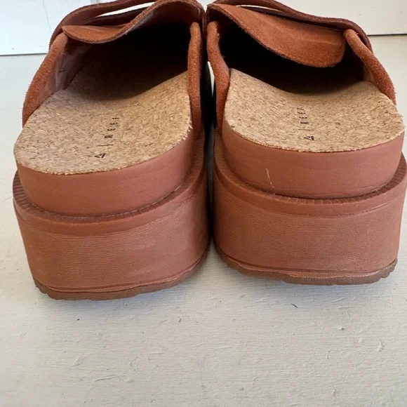 REEF Vista Liana Clogs size 11. Warm brown/cognac color - Picture 6 of 9